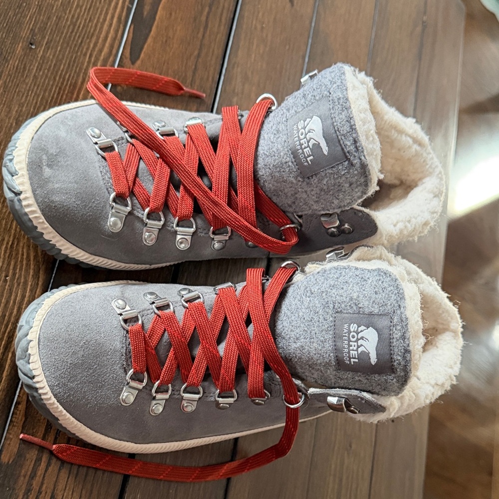 Sorel Waterproof Out N About Plus Conquest Boots Gray Suede Quarry size-9